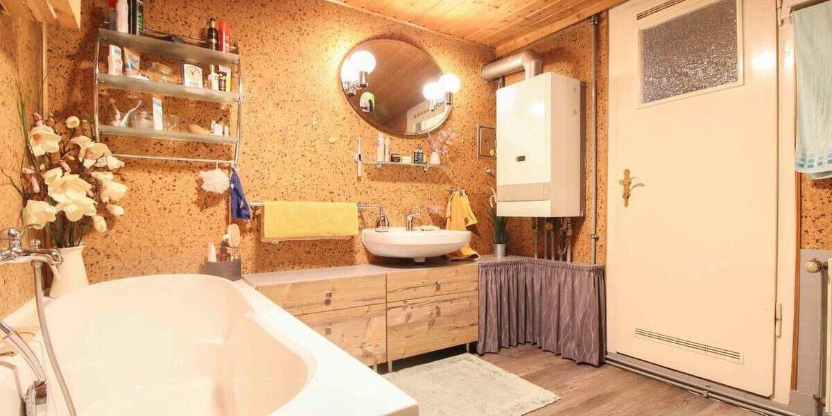 Reihenmittelhaus Calbe - 5 Zimmer, 220 m&sup2;, 113.000&euro; | Angebot:25213018