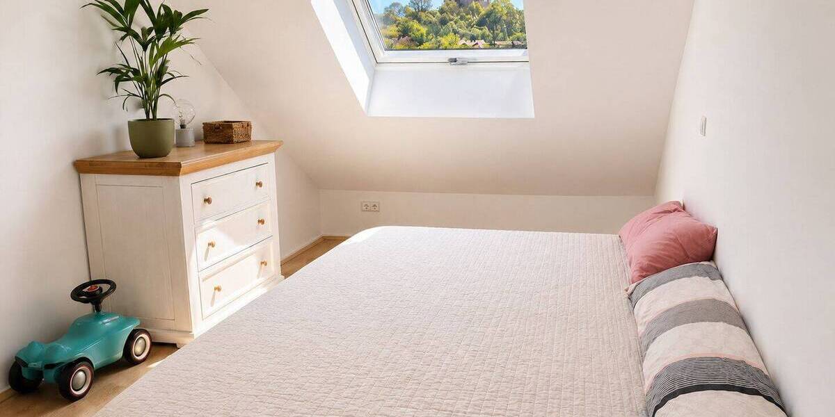 Etagenwohnung Petersberg - 3 Zimmer, 120 m&sup2;, 1.300&euro; | Angebot:26806240