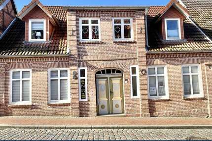 Haus Gadebusch - 8 Zimmer, 227 m&sup2;, 249.000&euro; | Angebot:26080507