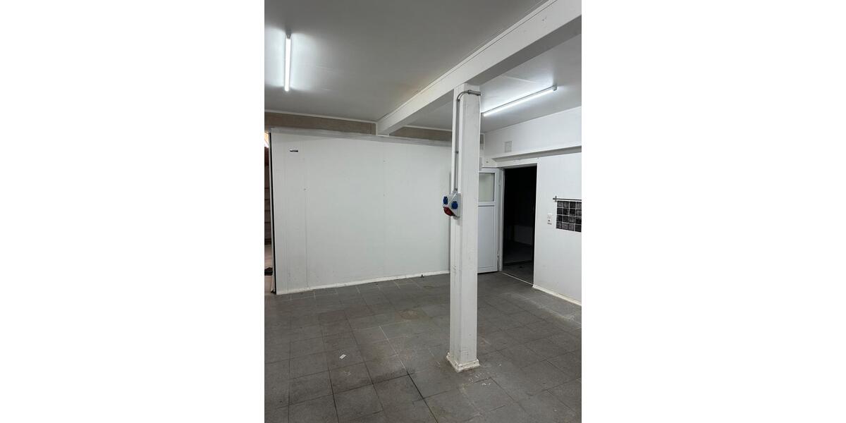 Gewerbeobjekt Bruckberg - 990&euro; | Angebot:24622190