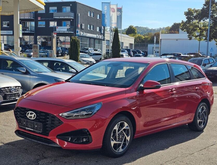 i30