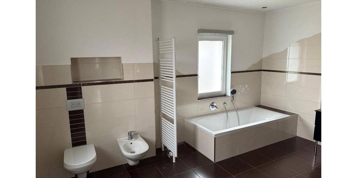 Einfamilienhaus Bad Liebenstein - 7 Zimmer, 270 m&sup2;, 295.000&euro; | Angebot:21898524