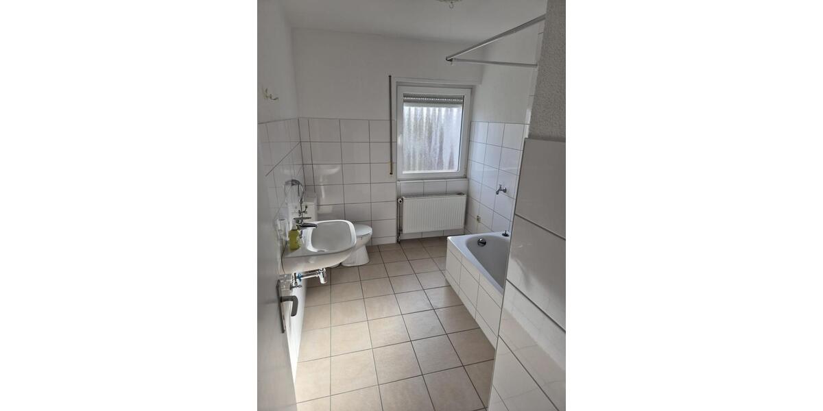 Geräumige 3 Zimmer Wohnung im 1. OG 3 zimmer