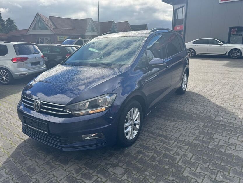 VW Touran 158.000 km 12.750 € Moormerland 26802