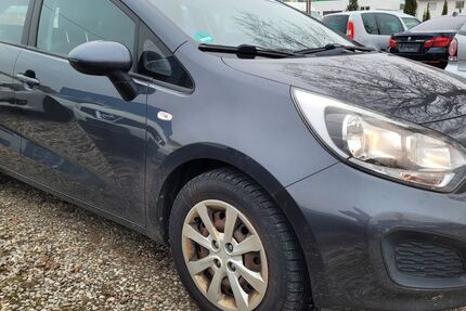 Kia Rio 83.123 km 6.490 &euro; Landshut 84030
