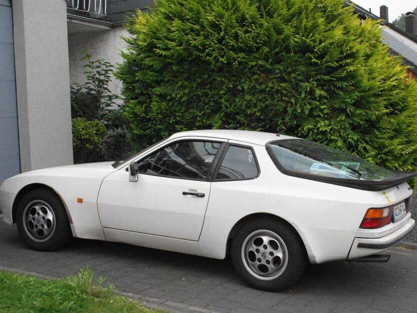 944