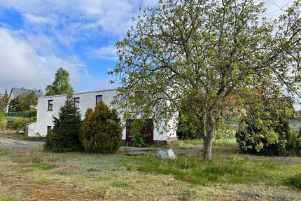 Haus zum Kaufen in Ockrilla 99.000 € 300 m²