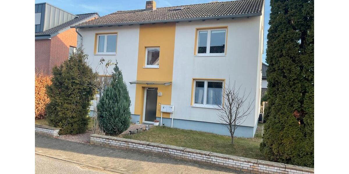 Freistehendes Zweifamilienhaus in Top-Lage von Rietberg zimmer