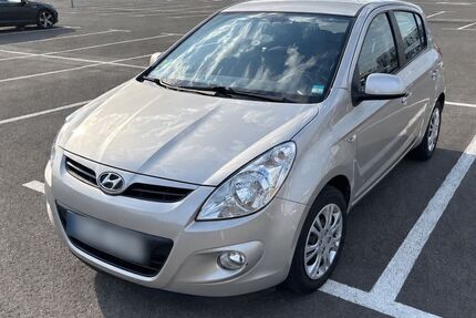 Hyundai i20 123.050 km 3.900 &euro; Berlin 10243