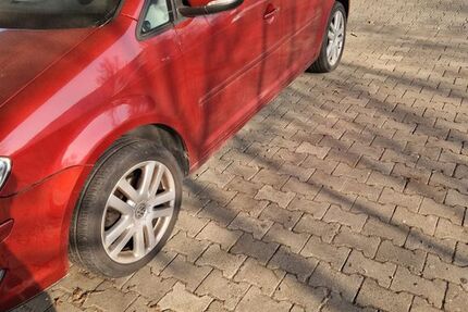 VW Touran 214.000 km 2.100 &euro; Hattersheim 65795