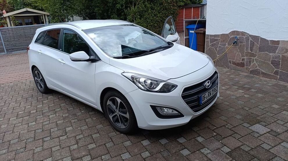 i30