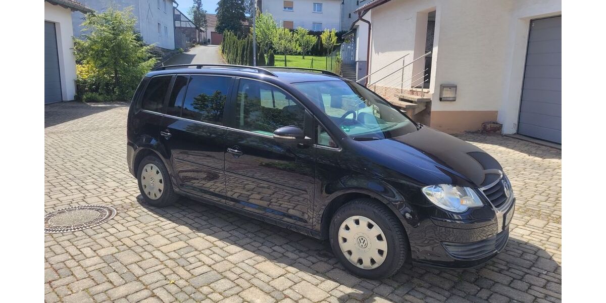 VW Touran 217.000 km 1.950 &euro; Fuchsstadt 97723