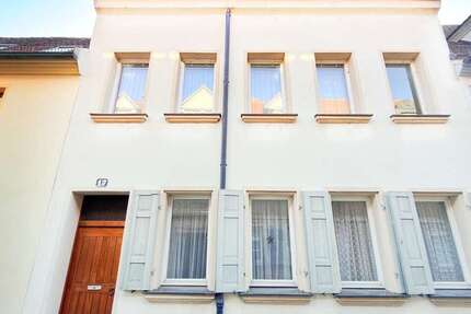 Haus zum Kaufen in Erlangen 520.000 € 132 m² 9 zimmer