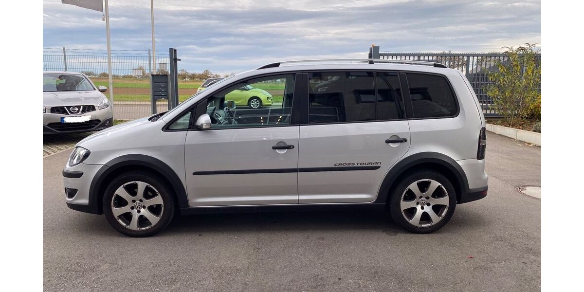 VW Touran 121.431 km 5.650 € Böblingen 71034