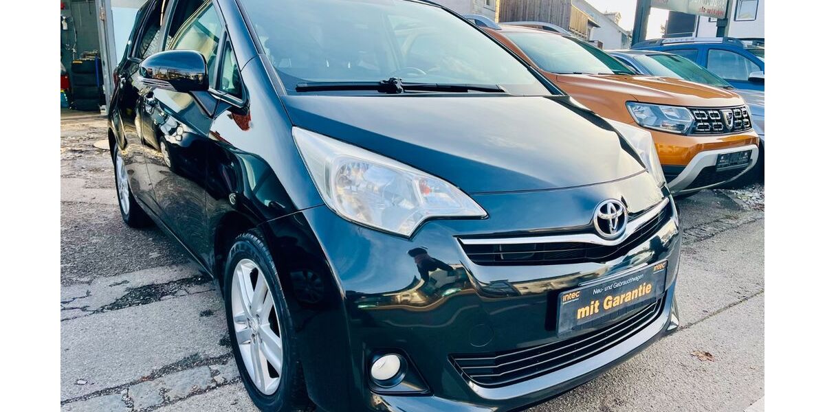 Toyota Verso-S 99.800 km 7.490 &euro; München 81825