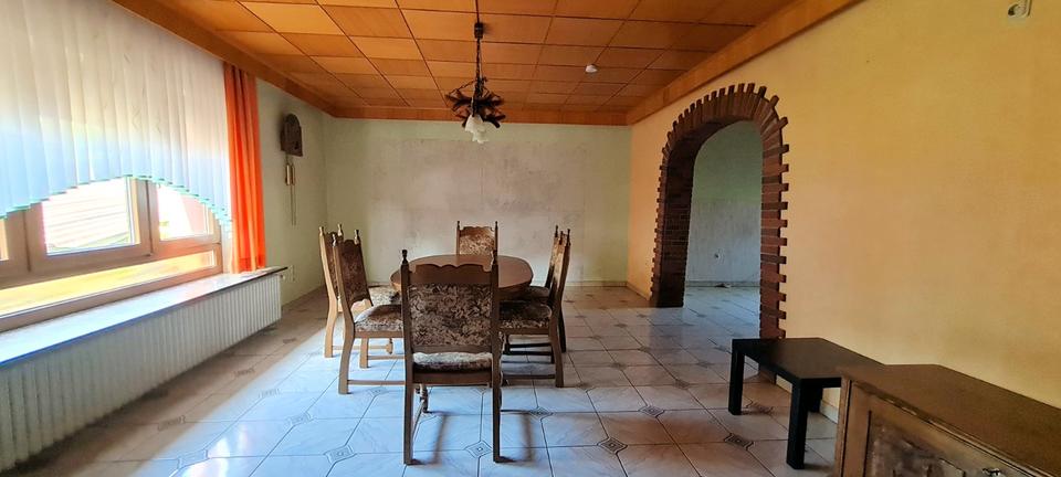 Einfamilienhaus Ottweiler - 8 Zimmer, 210 m&sup2;, 280.000&euro; | Angebot:27010138
