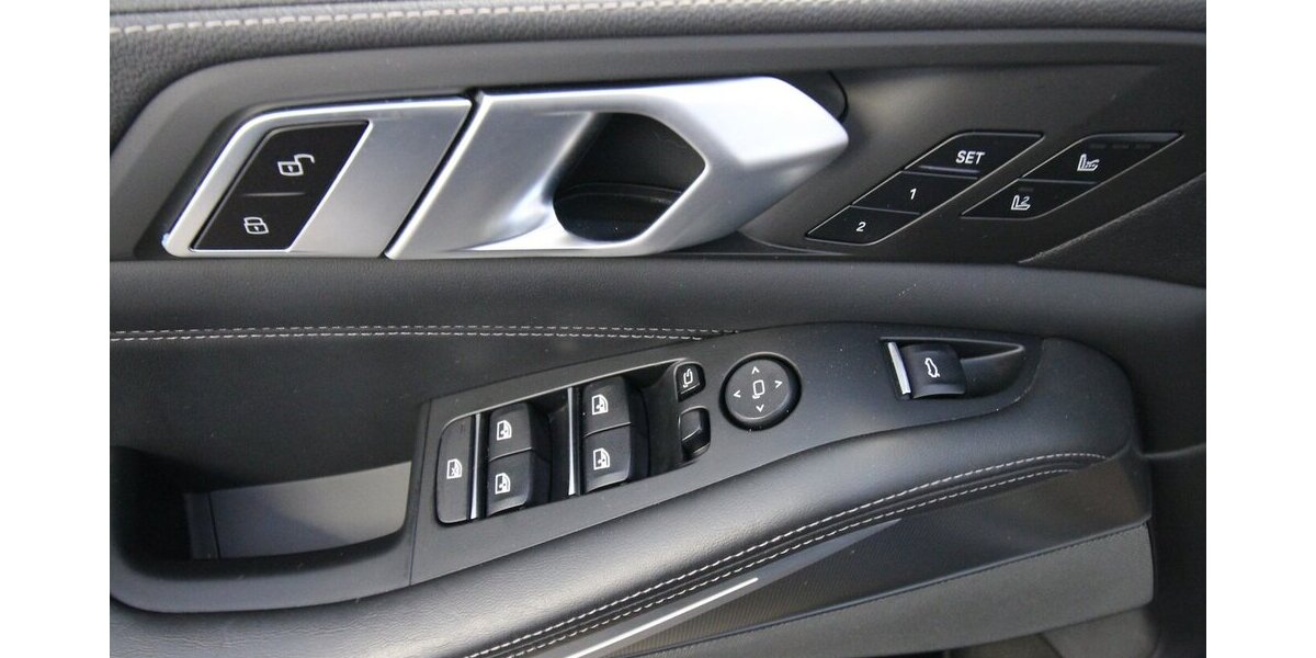 BMW X5 xDrive 40d M Sport LUFT+AHK+PANO-DACH+HEAD-UP 138.527 km 53.900 &euro; Hagenow 19230