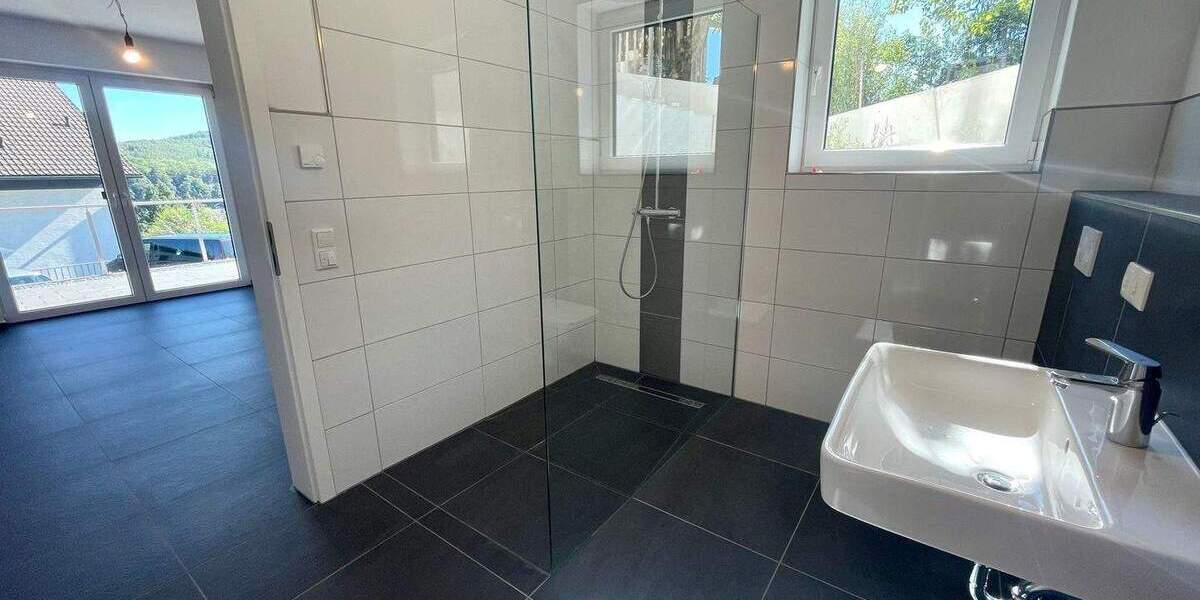 Etagenwohnung Balve - 2 Zimmer, 90 m&sup2;, 1.125&euro; | Angebot:24780806