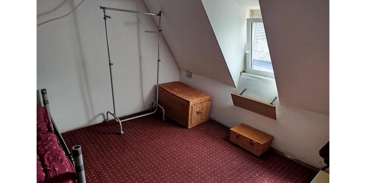 Mehrfamilienhaus, Wohnhaus Geldersheim - 9 Zimmer, 180 m&sup2;, 149.000&euro; | Angebot:27014385