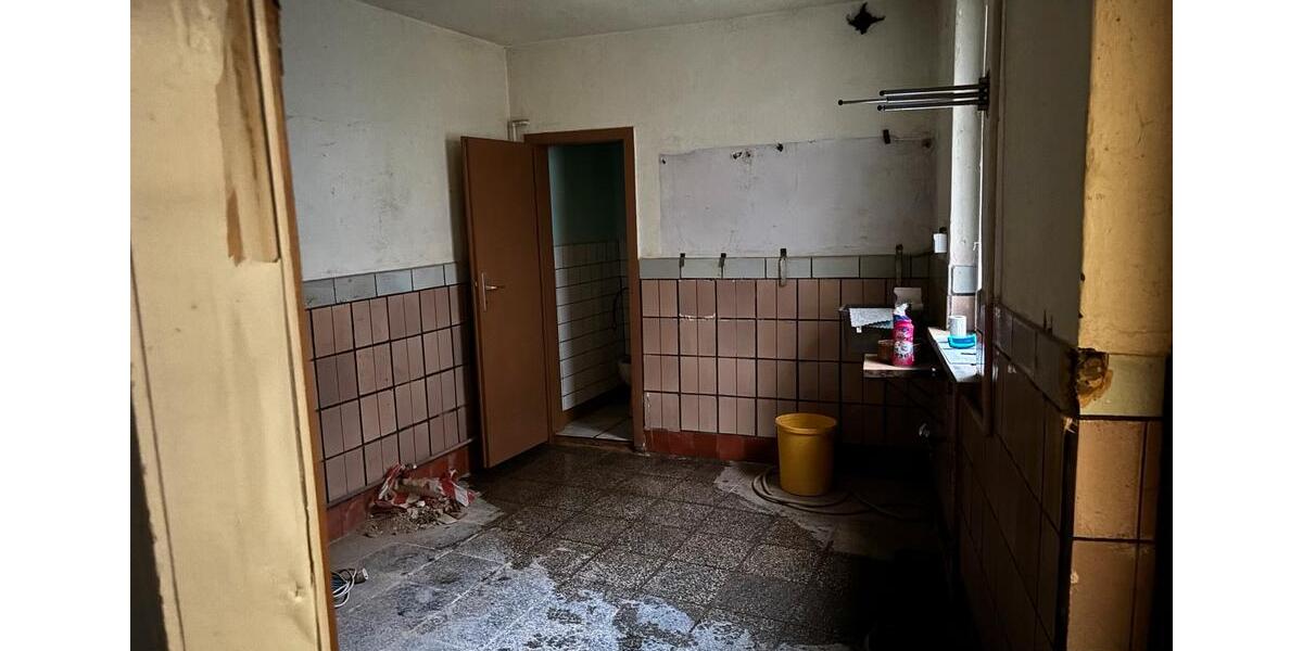 Reihenhaus Breitenworbis - 5 Zimmer, 150 m&sup2;, 50.000&euro; | Angebot:27097698