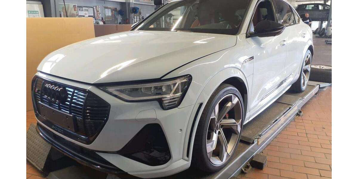 Audi e-tron 32.549 km 47.950 € Hagen 58091