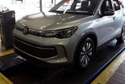 VW Tiguan 13.900 km 33.890 &euro; Roth 91154