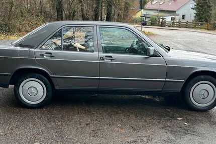 Mercedes-Benz 190 237.000 km 4.500 &euro; Schwäbisch Gmünd 73525