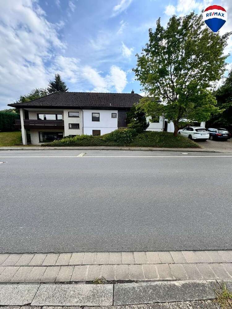 Haus zum Kaufen in Hille 399.990 € 278 m²
