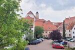 Mit Blick auf die Nikolaikirche