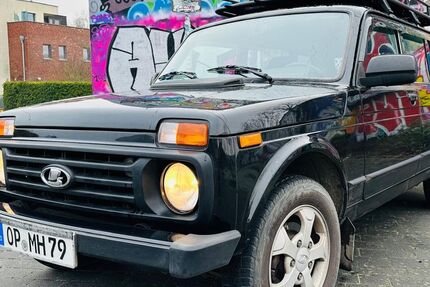 Lada Niva 42.000 km 15.990 &euro; Leverkusen 51381