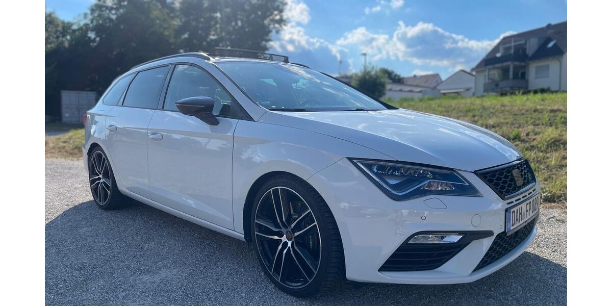 Seat Leon 43.100 km 24.999 &euro; Gauting 82131