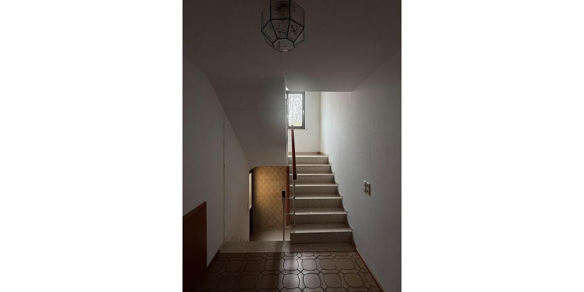 Einfamilienhaus Bad Windsheim - 6 Zimmer, 143 m&sup2;, 1.200&euro; | Angebot:26237538