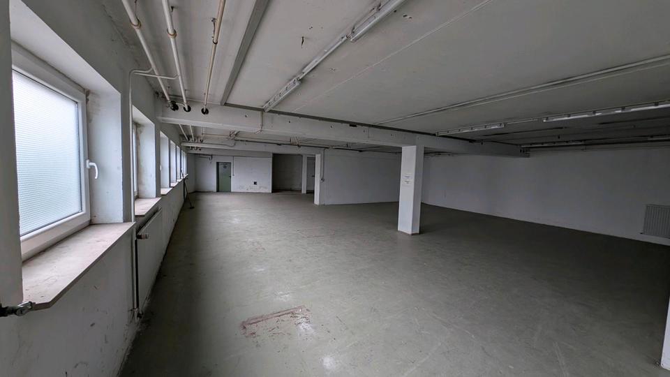 Lagerraum Halle zimmer