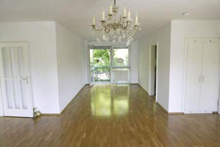 Helle 4-Zimmer-Wohnung mit Garten, Balkon & Stellplatz in Fürth 4 zimmer