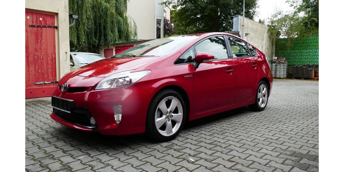 Toyota Prius 60.250 km 12.950 &euro; Berlin-Tempelhof 12105