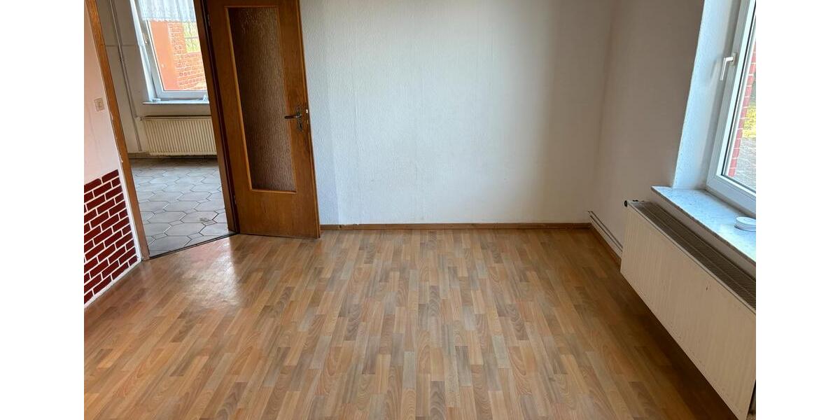Einfamilienhaus Bredstedt - 4 Zimmer, 100 m&sup2;, 160.000&euro; | Angebot:26738903