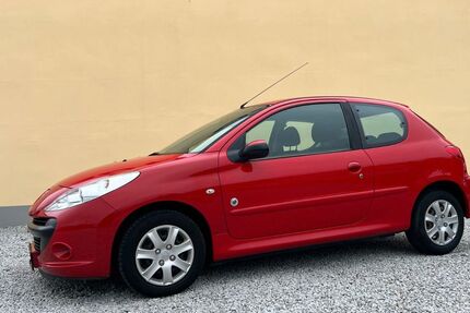 Peugeot 206 109.900 km 4.400 € Dresden 01109