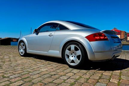 Audi TT 49.800 km 14.999 &euro; Lübeck 23558