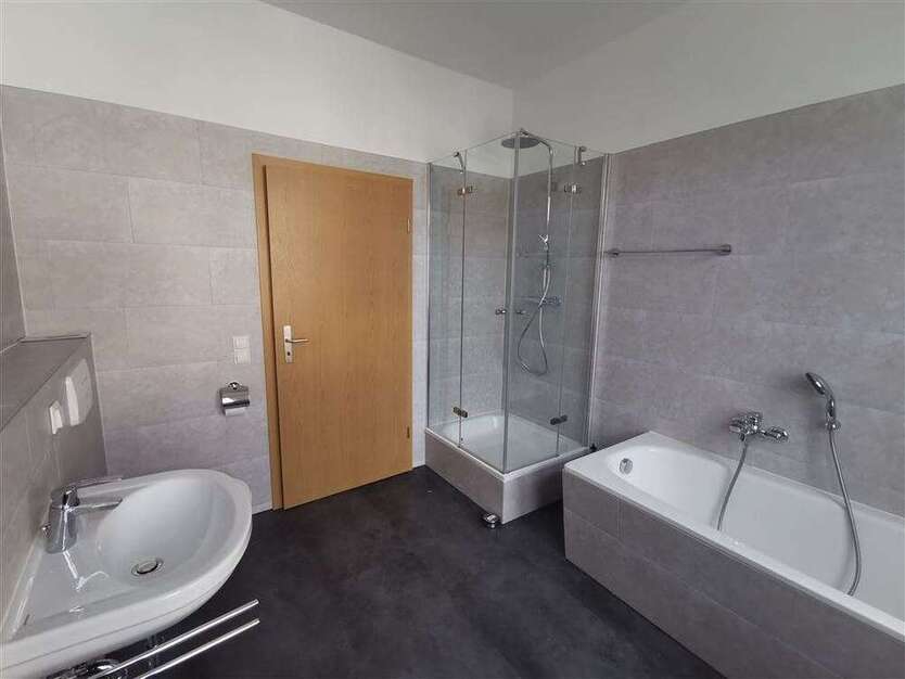 Wohnung zum Kaufen in Chemnitz 79.000 € 71.48 m²