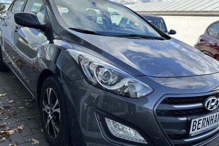 Hyundai i30 74.000 km 10.990 € Dresden 01156