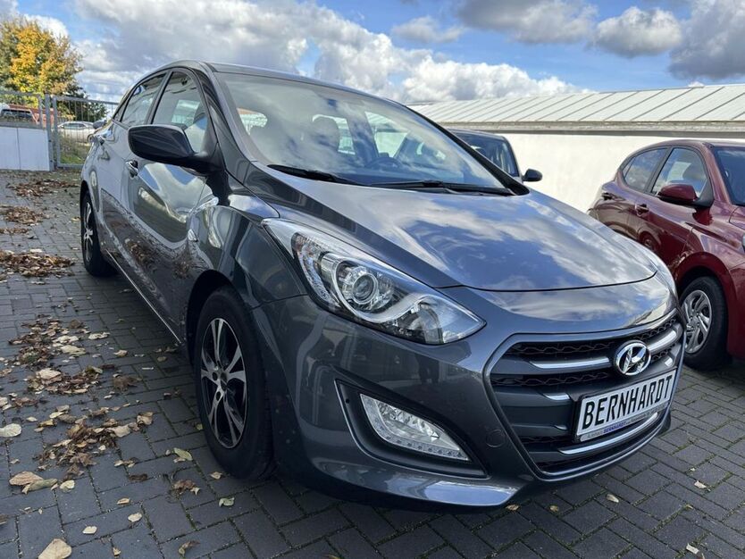 Hyundai i30 74.000 km 10.990 € Dresden 01156
