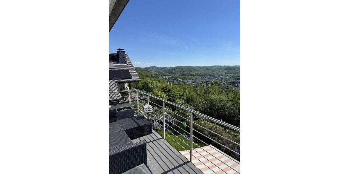 Einfamilienhaus Bergneustadt - 7 Zimmer, 240 m&sup2;, 570.000&euro; | Angebot:26330511