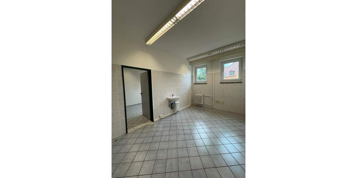 Gewerbeobjekt Zwickau Pölbitz - 244&euro; | Angebot:25067612