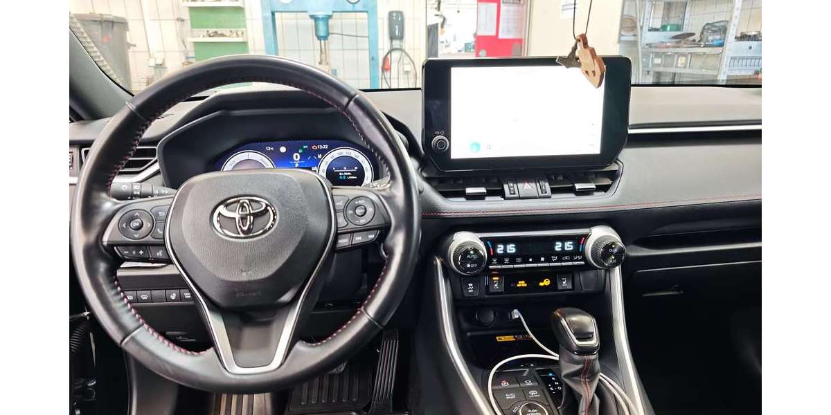Toyota RAV 4 37.000 km 44.990 &euro; Regen 94209