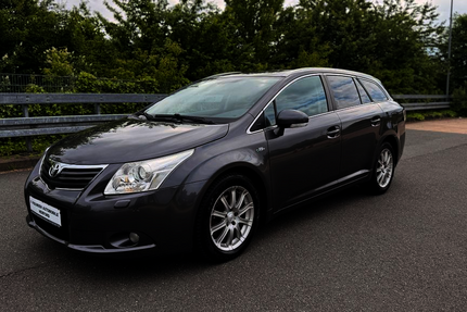 Toyota Avensis 130.000 km 8.290 &euro; Herford 32052