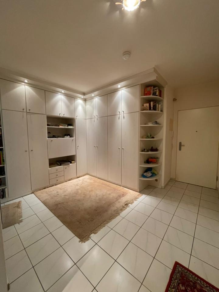 Von Privat. Eigentumswohnung mit Terrasse, Balkon & Tiefgarage