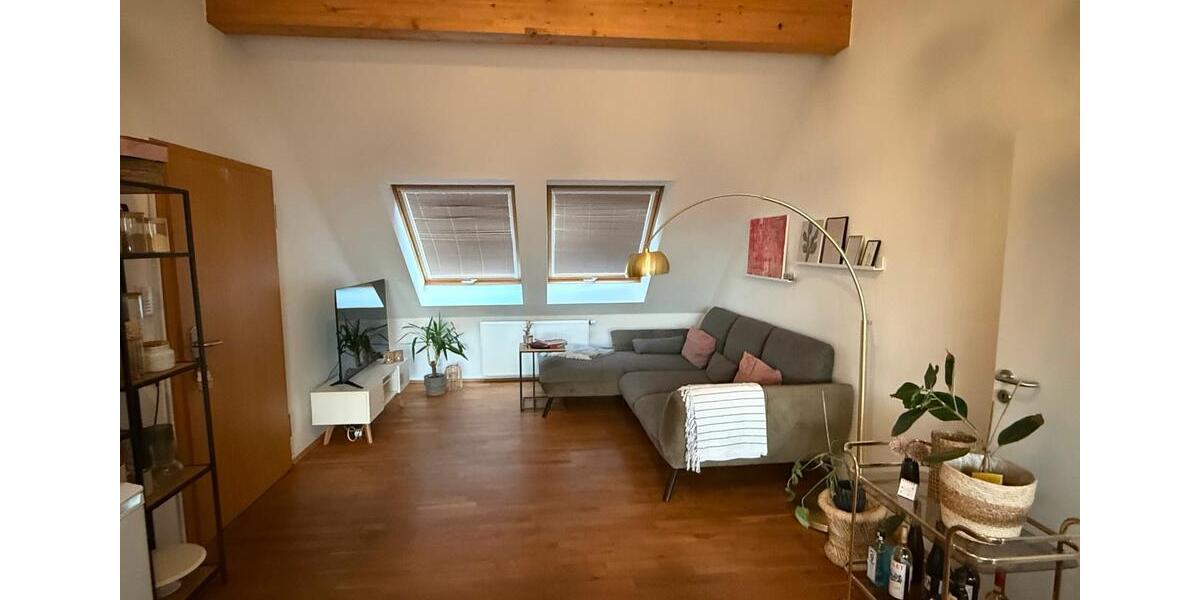 Dachgeschoßwohnung Neuss Furth-Mitte - 3 Zimmer, 70 m&sup2;, 1.050&euro; | Angebot:26013833