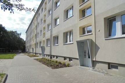 Nette Nachbarn für 2-Rwg. im 2.OG mit Balkon und Einbauküche ab sofort oder nach Vereinbarung gesucht