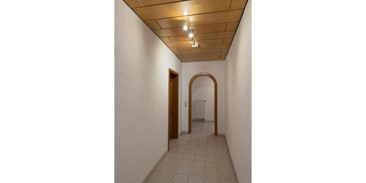 Dachgeschoßwohnung Wertingen - 3 Zimmer, 100 m&sup2;, 925&euro; | Angebot:25238391