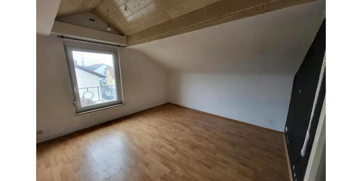 Dachgeschoßwohnung Malsch - 2 Zimmer, 35 m&sup2;, 90.000&euro; | Angebot:24795811